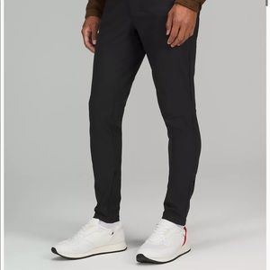 Lululemon ABC Skinny-Fit Pant 34" 
Warpstreme